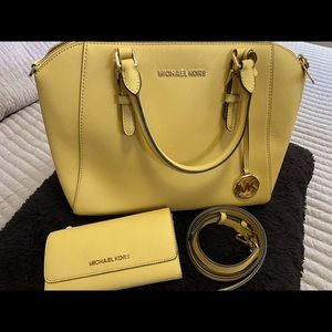 Michael Kors purse